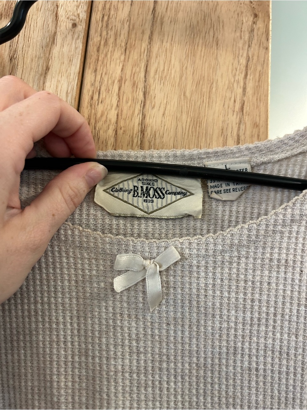 Vintage cream waffle knit top w bow